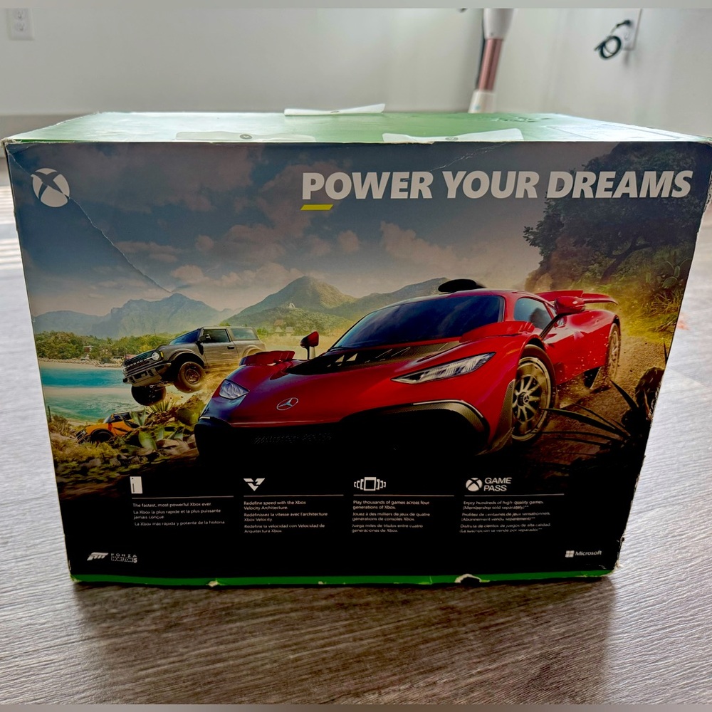 Microsoft Xbox Series X 1TB Carbon Black

Brand new opened box.🥰 never used it